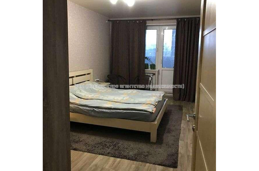 Продам квартиру, Гвардейцев Широнинцев ул. , 3 кім., 64 м², евроремонт 