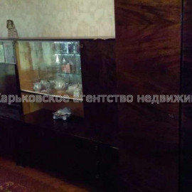 Продам квартиру, Харьковских Дивизий ул. , 1 кім., 37 м², косметический ремонт