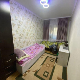 Продам квартиру, Жасминовый б-р , 3 кім., 66 м², косметический ремонт