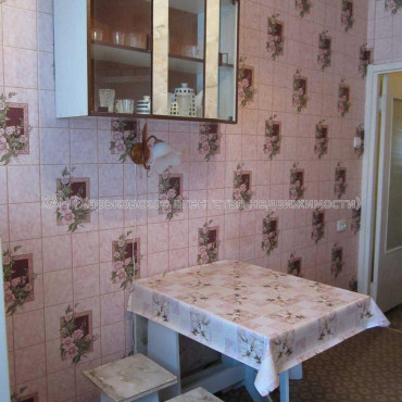 Продам квартиру, 92-й бригады ул. , 1 кім., 37 м², косметический ремонт 