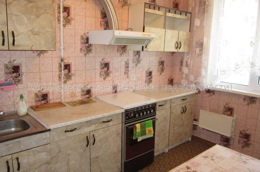 Продам квартиру, 92-й бригады ул. , 1  ком., 37 м², советский ремонт 