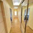 Продам квартиру, Победы просп. , 3  ком., 65 м², капитальный ремонт 