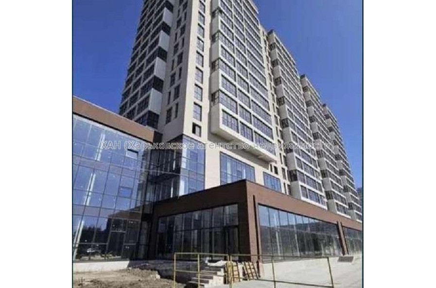 Продам квартиру, Валентиновская ул. , 2 кім., 82 м², без внутренних работ 