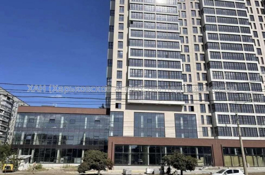 Продам квартиру, Валентиновская ул. , 2 кім., 82 м², без внутренних работ 