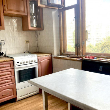 Продам квартиру, Фесенковский въезд , 3 кім., 65 м², косметический ремонт 