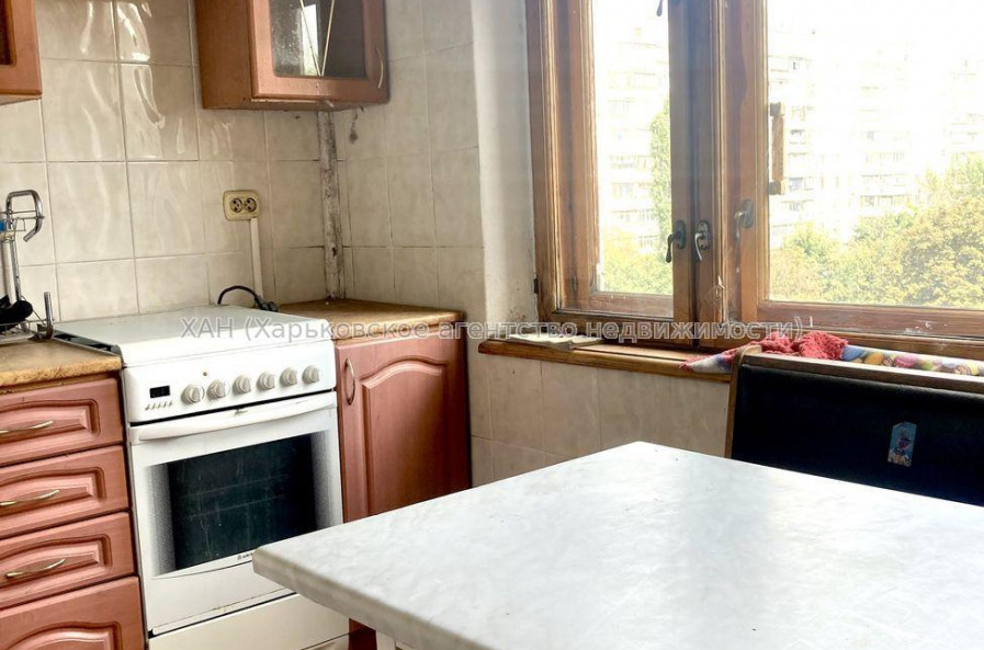 Продам квартиру, Фесенковский въезд , 3 кім., 65 м², косметический ремонт 