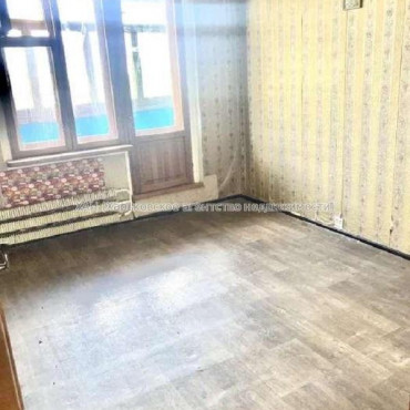 Продам квартиру, Фесенковский въезд , 3 кім., 65 м², косметический ремонт 