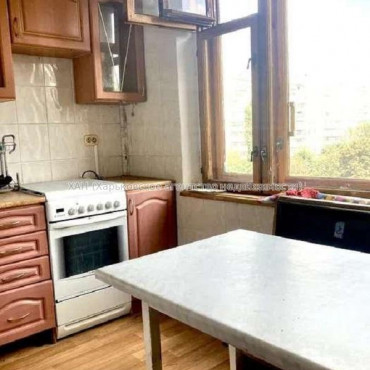 Продам квартиру, Фесенковский въезд , 3 кім., 65 м², косметический ремонт 