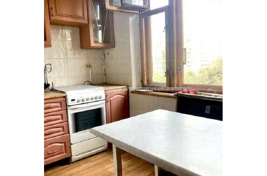 Продам квартиру, Фесенковский въезд , 3 кім., 65 м², косметический ремонт 