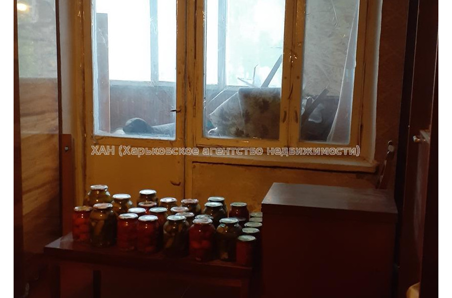 Продам квартиру, Ильи Коваля ул. , 3 кім., 65 м², косметический ремонт 