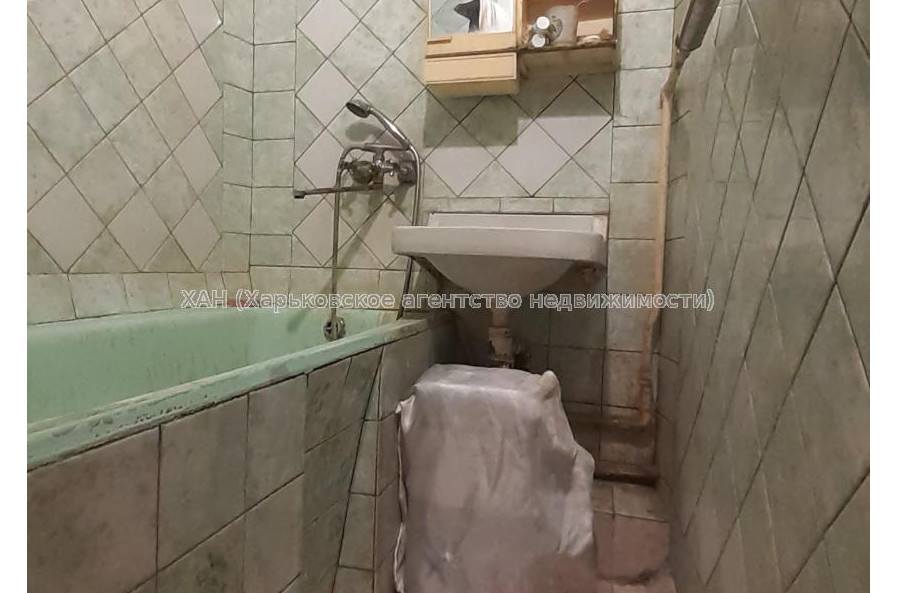 Продам квартиру, Ильи Коваля ул. , 3 кім., 65 м², косметический ремонт 