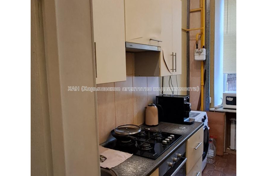 Продам квартиру, Героев Небесной сотни площ. , 28 , 2 кім., 50 м², капитальный ремонт 