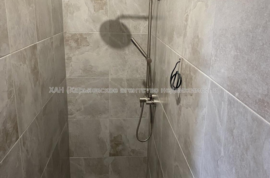 Продам квартиру, Героев Небесной сотни площ. , 28 , 2 кім., 50 м², капитальный ремонт 