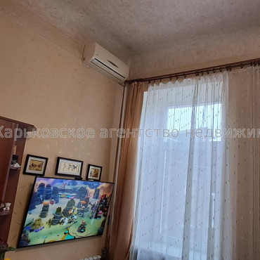 Продам квартиру, Героев Небесной сотни площ. , 28 , 2 кім., 50 м², капитальный ремонт 