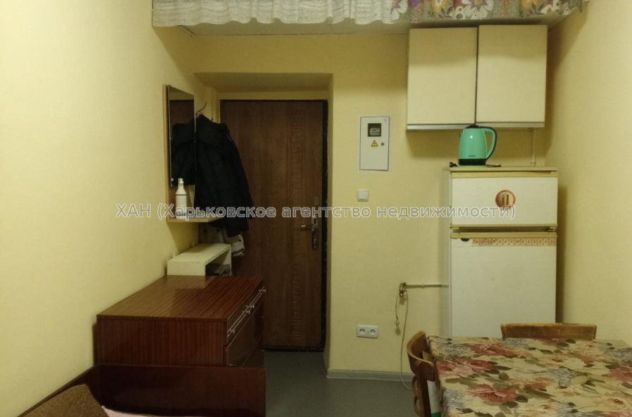Продам квартиру, Библика ул. , 1  ком., 16.50 м², советский ремонт 
