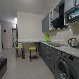 Сдам квартиру, Льва Ландау просп. , 52В , 1  ком., 40 м², капитальный ремонт