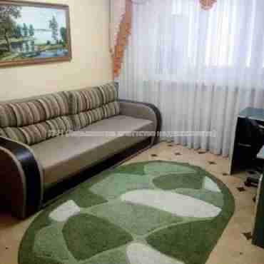 Продам квартиру, Гвардейцев Широнинцев ул. , 1 кім., 38 м², капитальный ремонт 