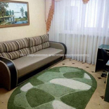 Продам квартиру, Гвардейцев Широнинцев ул. , 1  ком., 38 м², капитальный ремонт 