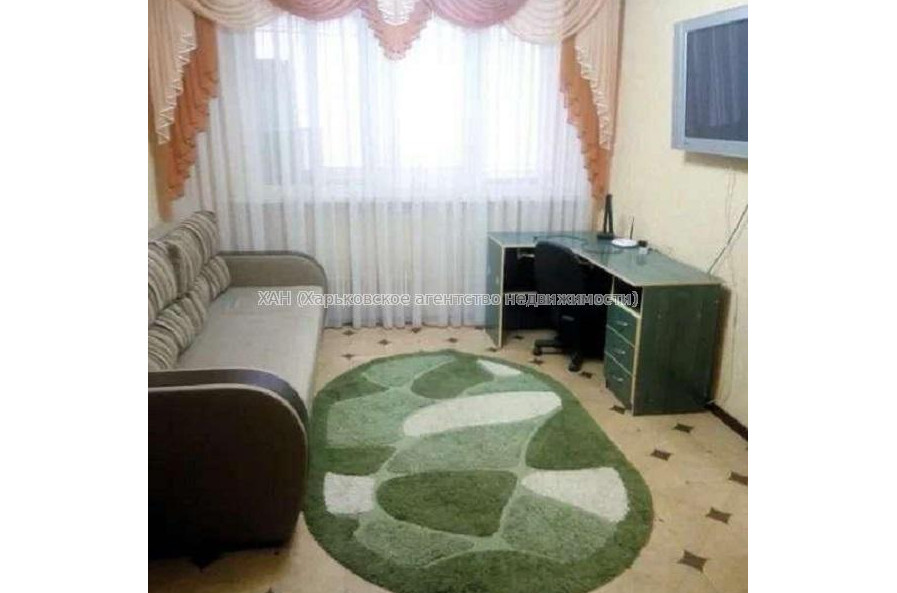 Продам квартиру, Гвардейцев Широнинцев ул. , 1 кім., 38 м², капитальный ремонт 