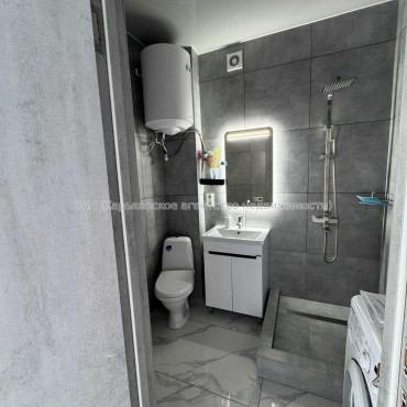 Продам квартиру, Букова ул. , 2  ком., 47 м², евроремонт 
