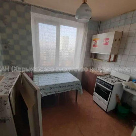 Продам квартиру, Героев Труда ул. , 1 кім., 33 м², косметический ремонт