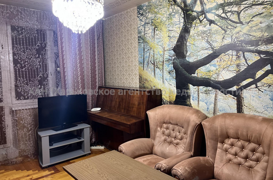 Продам квартиру, Гарибальди ул. , 11А , 3  ком., 65 м², советский ремонт 