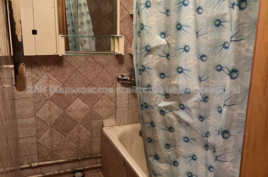 Продам квартиру, Гарибальди ул. , 11А , 3  ком., 65 м², советский ремонт 