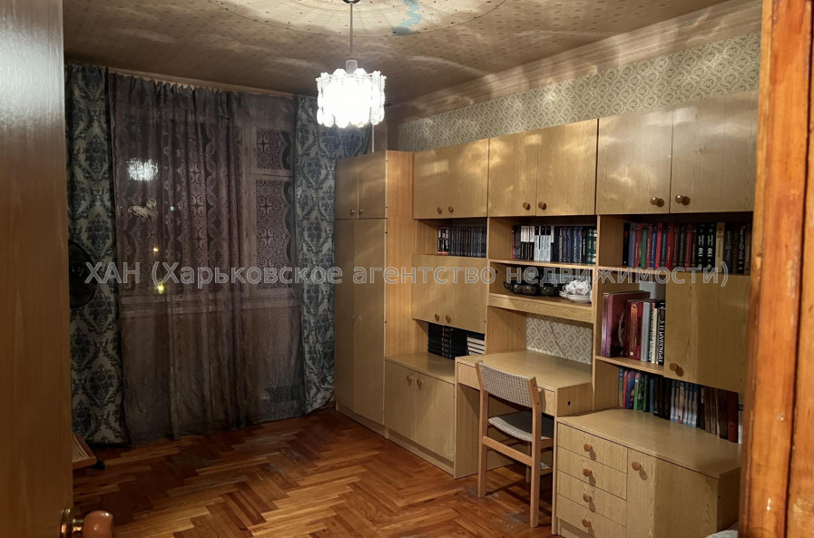 Продам квартиру, Гарибальди ул. , 11А , 3  ком., 65 м², советский ремонт 