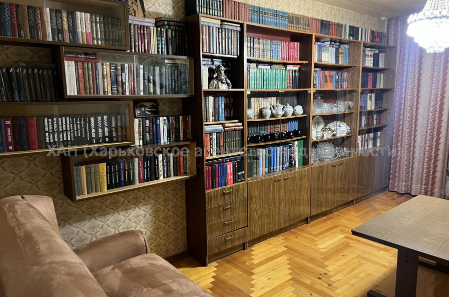 Продам квартиру, Гарибальди ул. , 11А , 3  ком., 65 м², советский ремонт 
