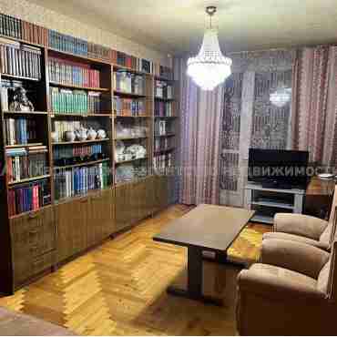 Продам квартиру, Гарибальди ул. , 11А , 3  ком., 65 м², советский ремонт 