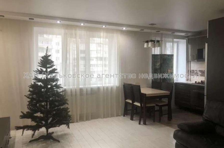 Продам квартиру, Клочковская ул. , 3  ком., 65 м², капитальный ремонт 