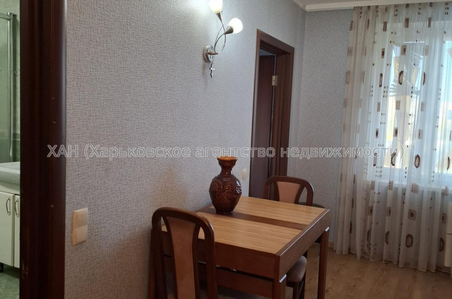 Продам квартиру, Барабашова академика ул. , д. 38А , 2  ком., 46 м², капитальный ремонт 