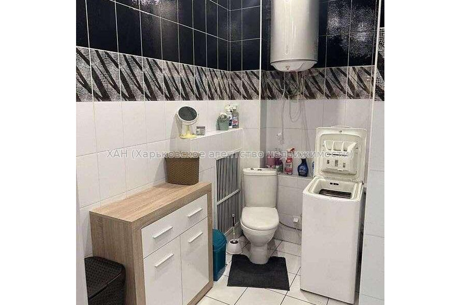 Продам квартиру, Гвардейцев Широнинцев ул. , 3  ком., 104 м², капитальный ремонт 