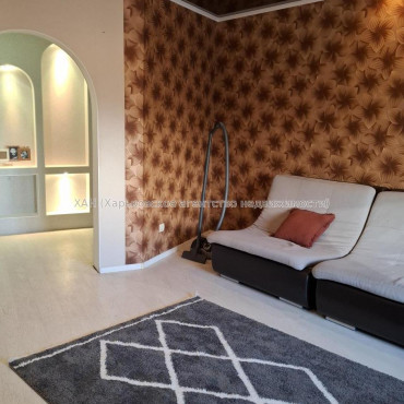 Продам квартиру, Гвардейцев Широнинцев ул. , 3 кім., 103.70 м², капитальный ремонт 