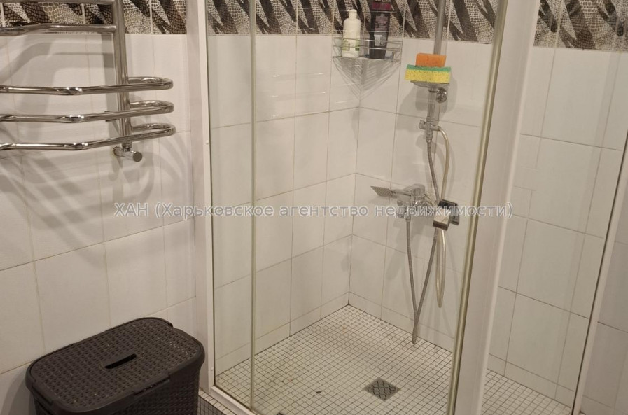 Продам квартиру, Гвардейцев Широнинцев ул. , 3 кім., 103.70 м², капитальный ремонт 