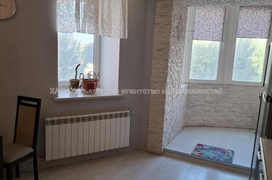 Продам квартиру, Гвардейцев Широнинцев ул. , 3 кім., 103.70 м², капитальный ремонт 