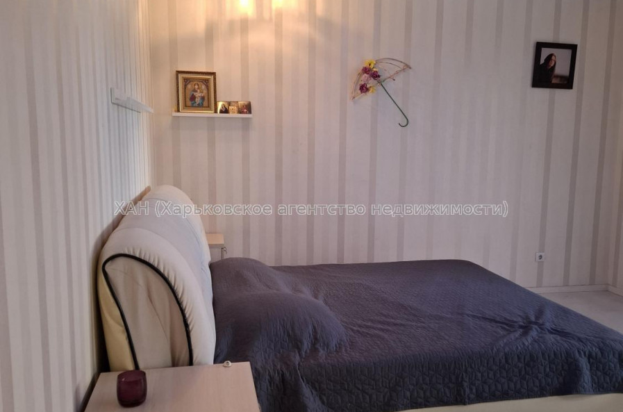 Продам квартиру, Гвардейцев Широнинцев ул. , 3 кім., 103.70 м², капитальный ремонт 