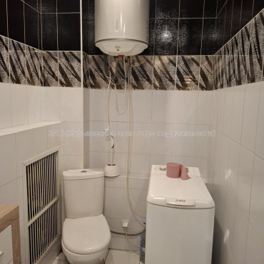 Продам квартиру, Гвардейцев Широнинцев ул. , 3 кім., 103.70 м², капитальный ремонт 