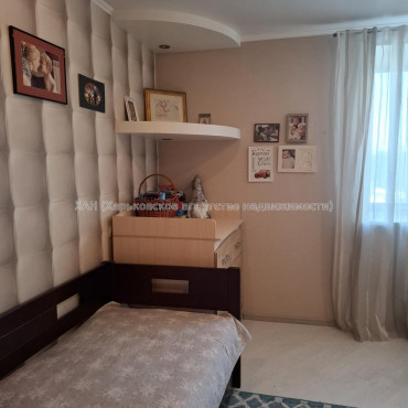 Продам квартиру, Гвардейцев Широнинцев ул. , 3 кім., 103.70 м², капитальный ремонт 