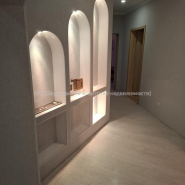 Продам квартиру, Гвардейцев Широнинцев ул. , 3 кім., 103.70 м², капитальный ремонт 