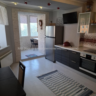 Продам квартиру, Гвардейцев Широнинцев ул. , 3 кім., 103.70 м², капитальный ремонт 