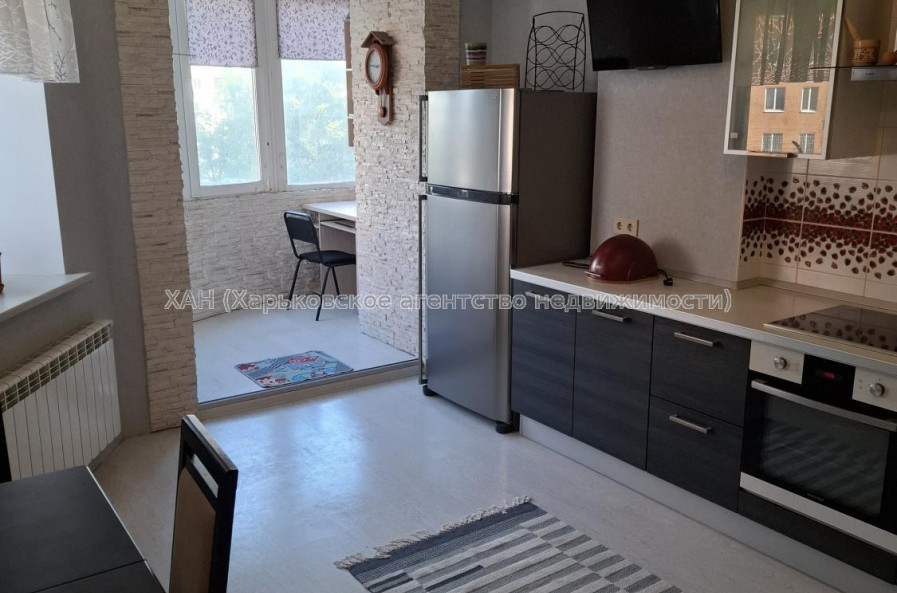 Продам квартиру, Гвардейцев Широнинцев ул. , 3 кім., 103.70 м², капитальный ремонт 