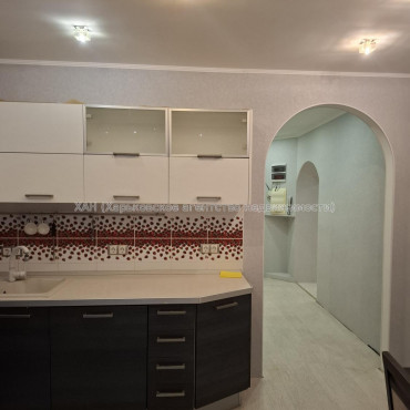 Продам квартиру, Гвардейцев Широнинцев ул. , 3 кім., 103.70 м², капитальный ремонт 