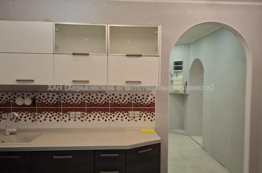 Продам квартиру, Гвардейцев Широнинцев ул. , 3 кім., 103.70 м², капитальный ремонт 