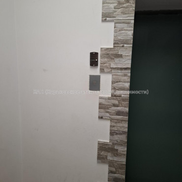 Продам квартиру, Гвардейцев Широнинцев ул. , 3 кім., 103.70 м², капитальный ремонт 