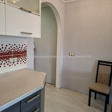 Продам квартиру, Гвардейцев Широнинцев ул. , 3 кім., 103.70 м², капитальный ремонт 