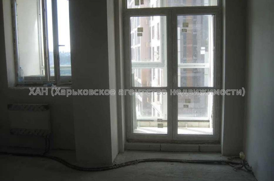 Продам квартиру, Динамовская ул. , 2  ком., 80 м², без внутренних работ 