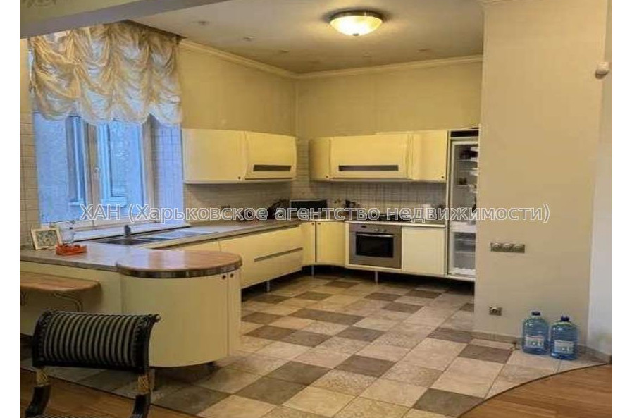 Продам квартиру, Сумская ул. , 3  ком., 183 м², авторский дизайн 