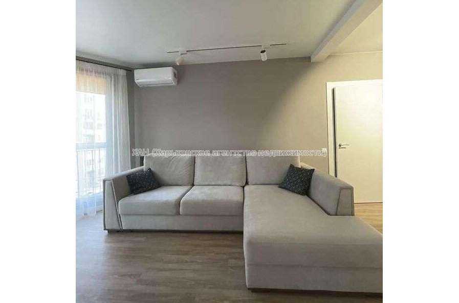 Продам квартиру, Героев Харькова просп. , 2 кім., 65 м², евроремонт 