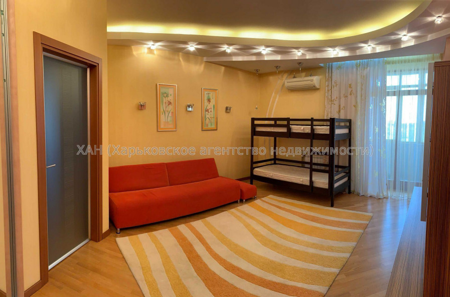 Продам квартиру, Отакара Яроша пер. , 4  ком., 190 м², евроремонт 